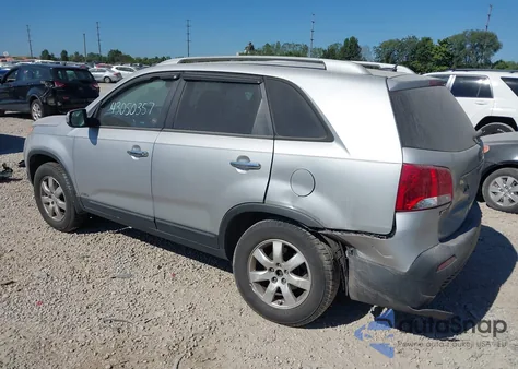 2011 Kia Sorento Lx z USA, uszkodzony, nr VIN 5XYKTDA1XBG100957